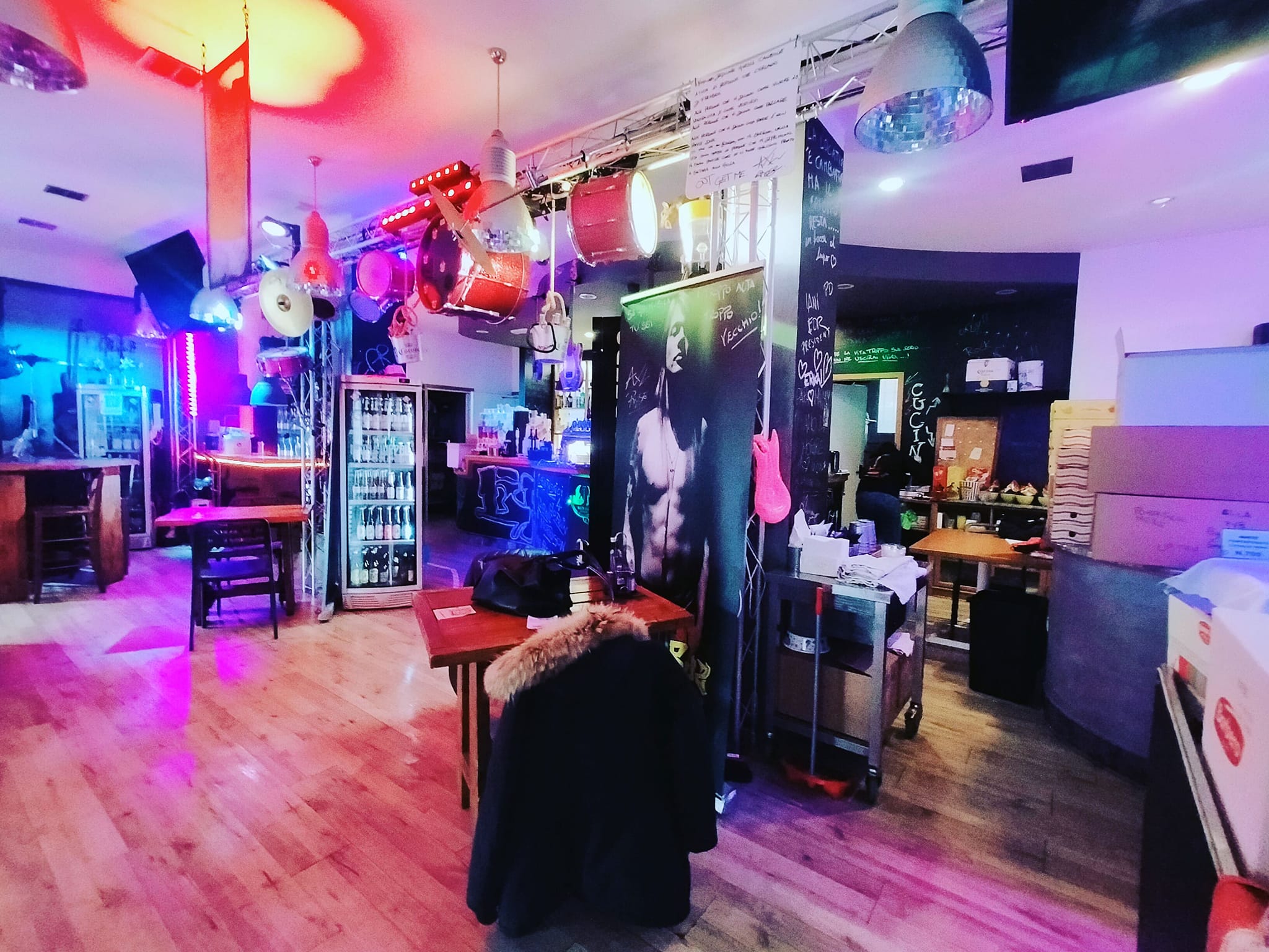 Paninoteca a tema rock a Bibione